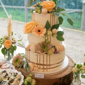Bruidstaart Cosy Cakes bloemen geel